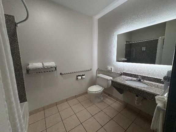 | Quality Inn & Suites