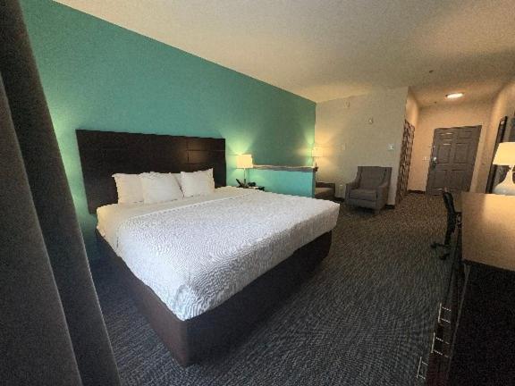 | Quality Inn & Suites
