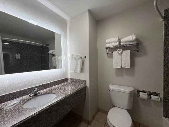 | Quality Inn & Suites