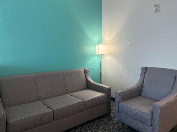 | Quality Inn & Suites