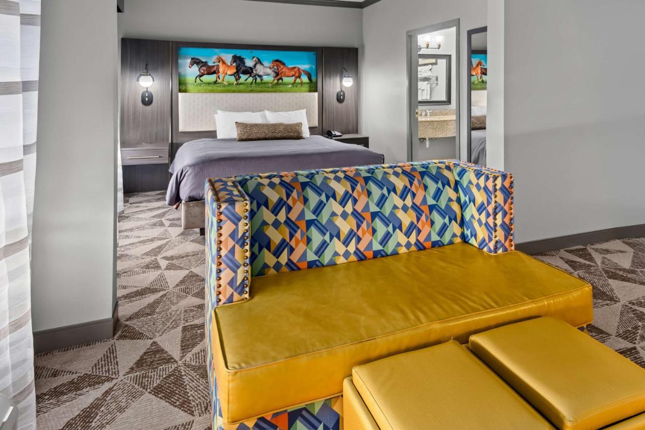 | Big Country Hotel & Suites