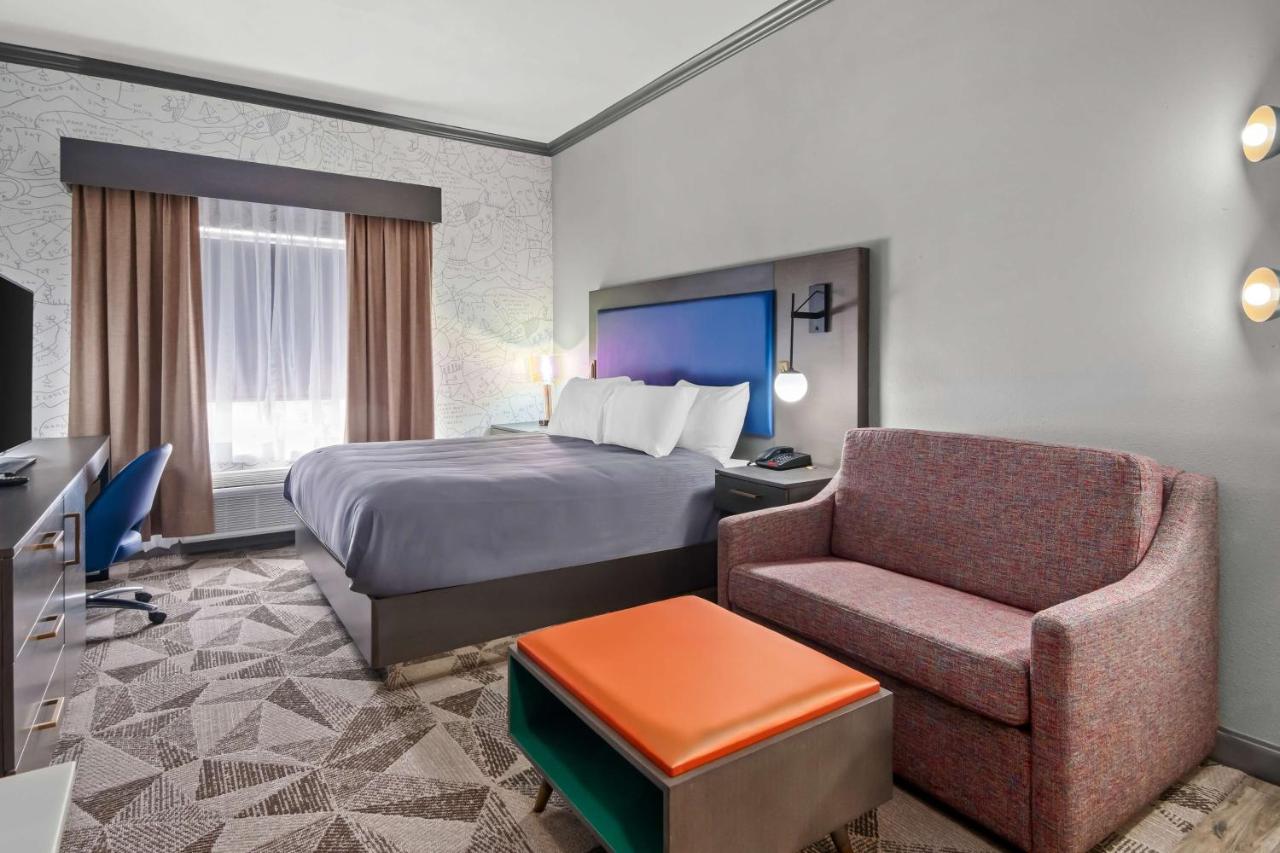| Big Country Hotel & Suites