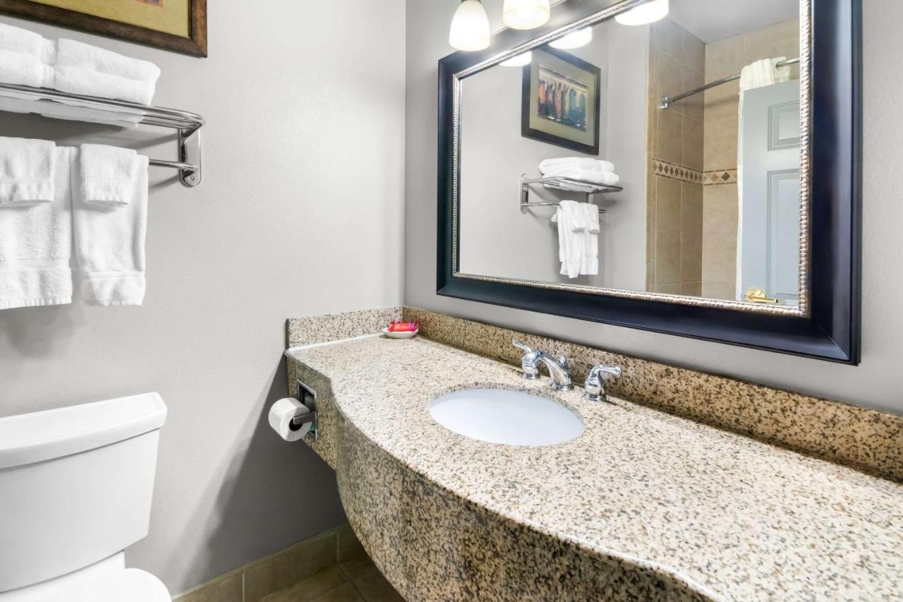 | Big Country Hotel & Suites