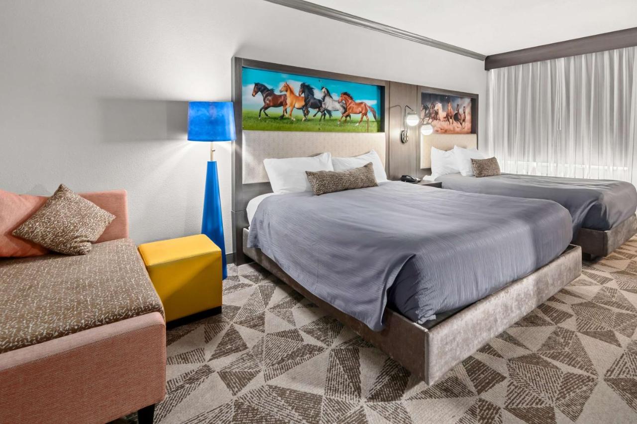 | Big Country Hotel & Suites
