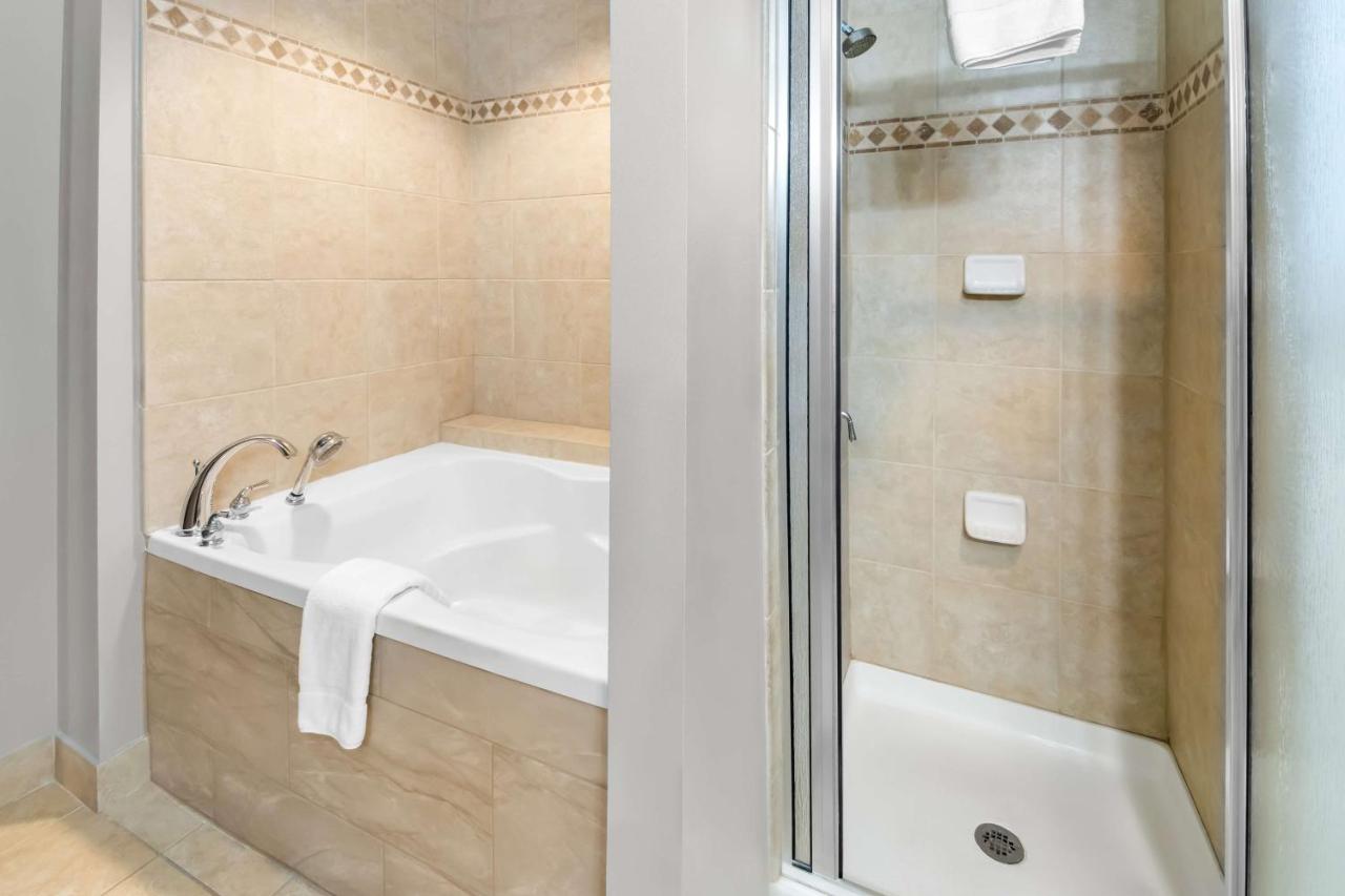 | Big Country Hotel & Suites