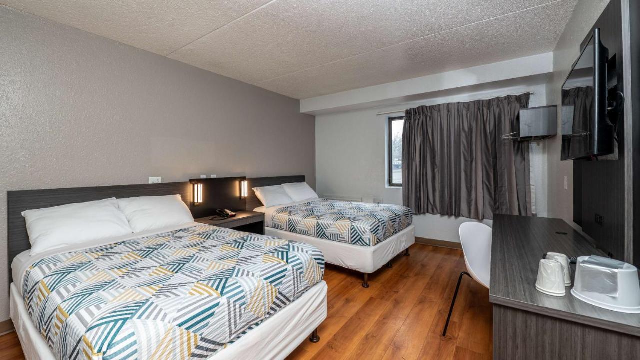 | Motel 6-Branford, CT - New Haven