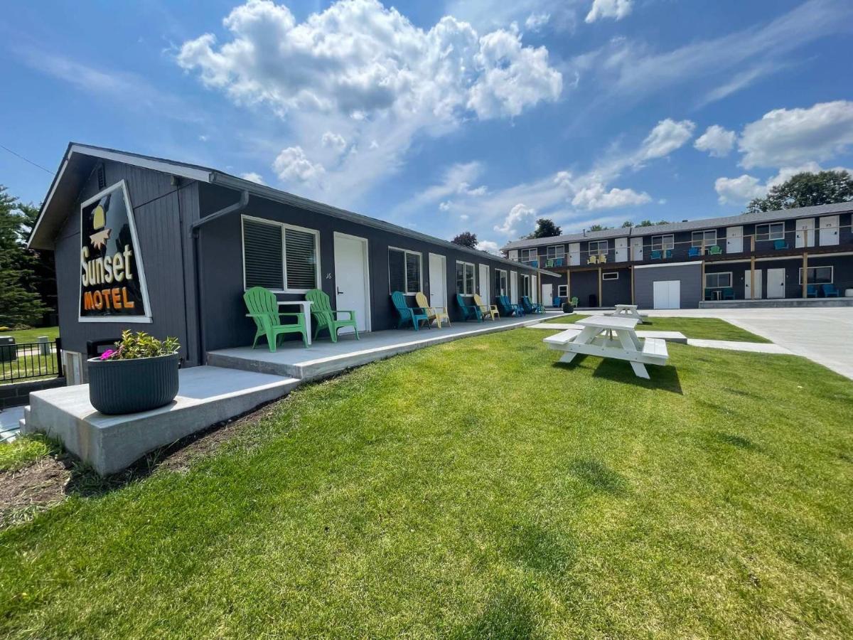 | Poolside Double Rooms