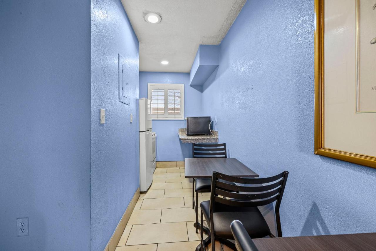 | American Executive Inn Mesa