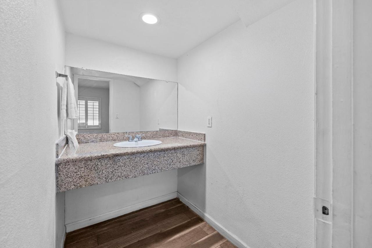 | American Executive Inn Mesa