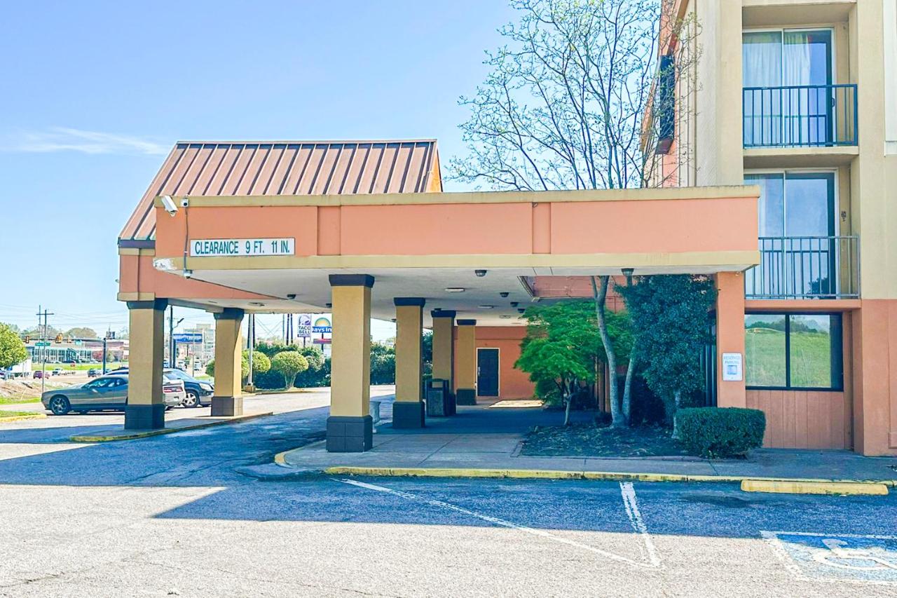 | Jackson Hotel & Convention Center