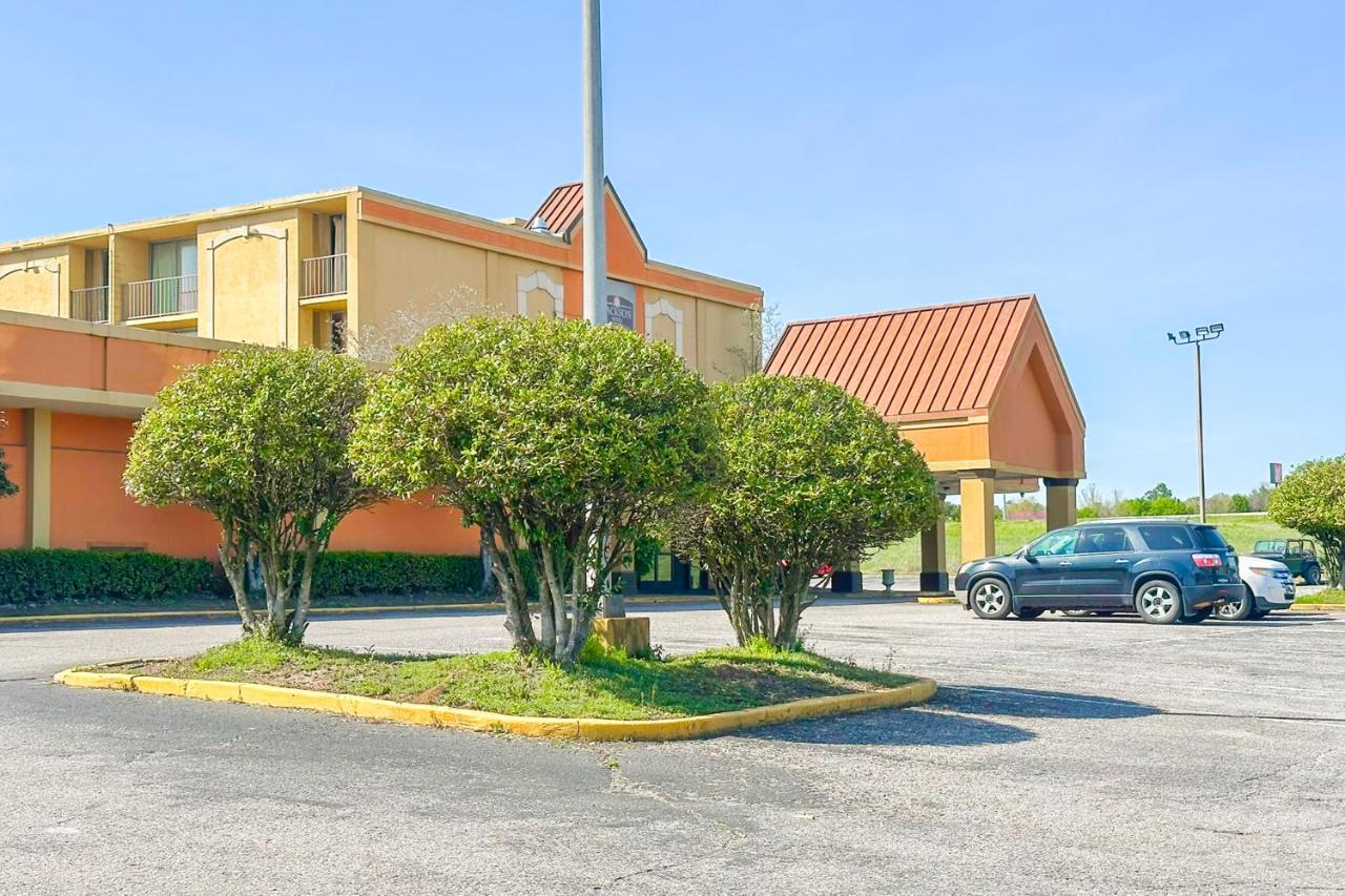  | Jackson Hotel & Convention Center