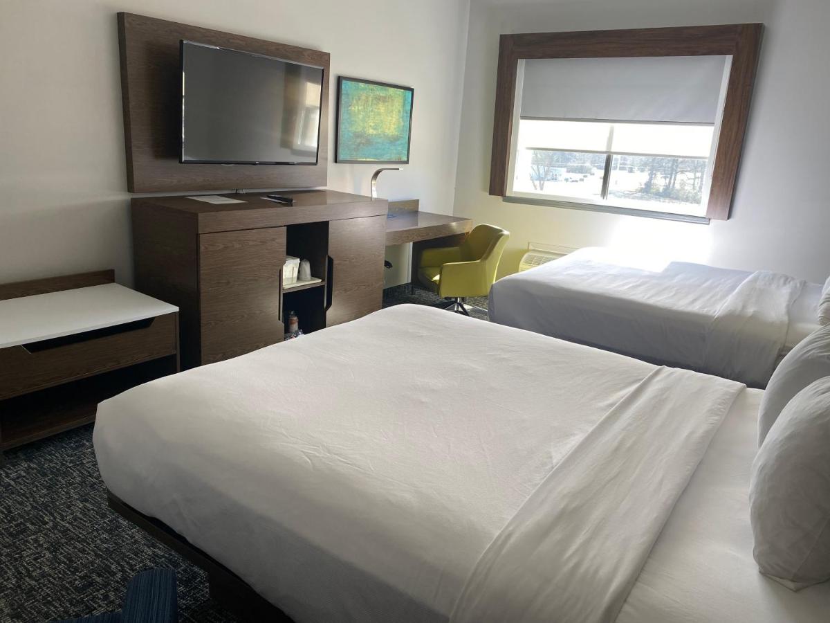 Queen Room with Two Queen Beds - Non-Smoking at Comfort Inn and Suites Near Lake Guntersville