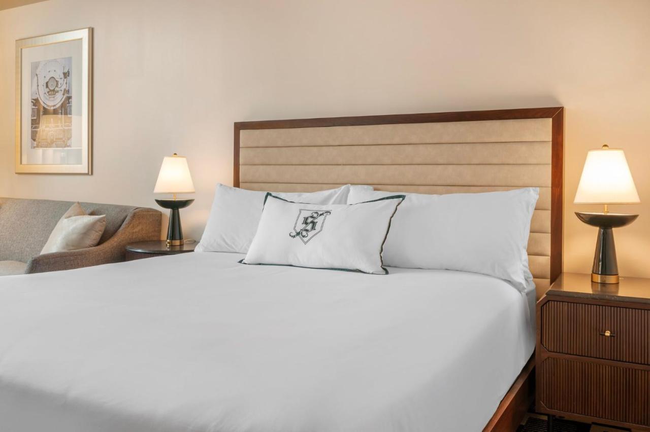 Premier King Room at Omni Severin Hotel