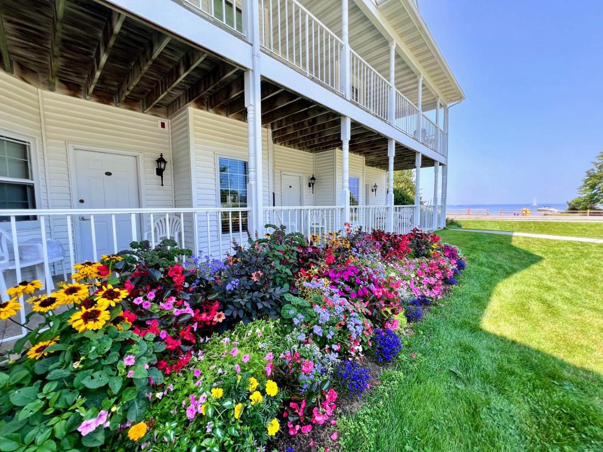 | Bay Breeze Resort
