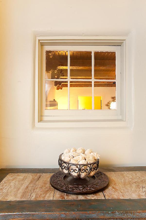  | Casa de Tres Lunas/House of Three Moons