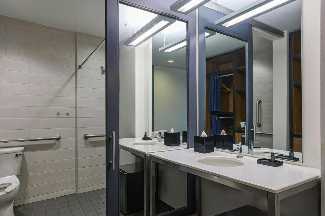 Aloft Room, Guest room, 1 King at Aloft by Marriott Durham Downtown