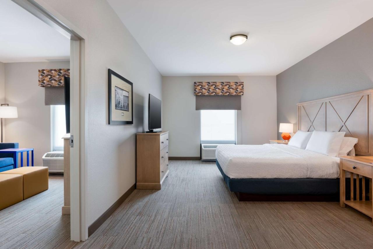 One-Bedroom King Suite - Non-Smoking at Hampton Inn & Suites Dodge City