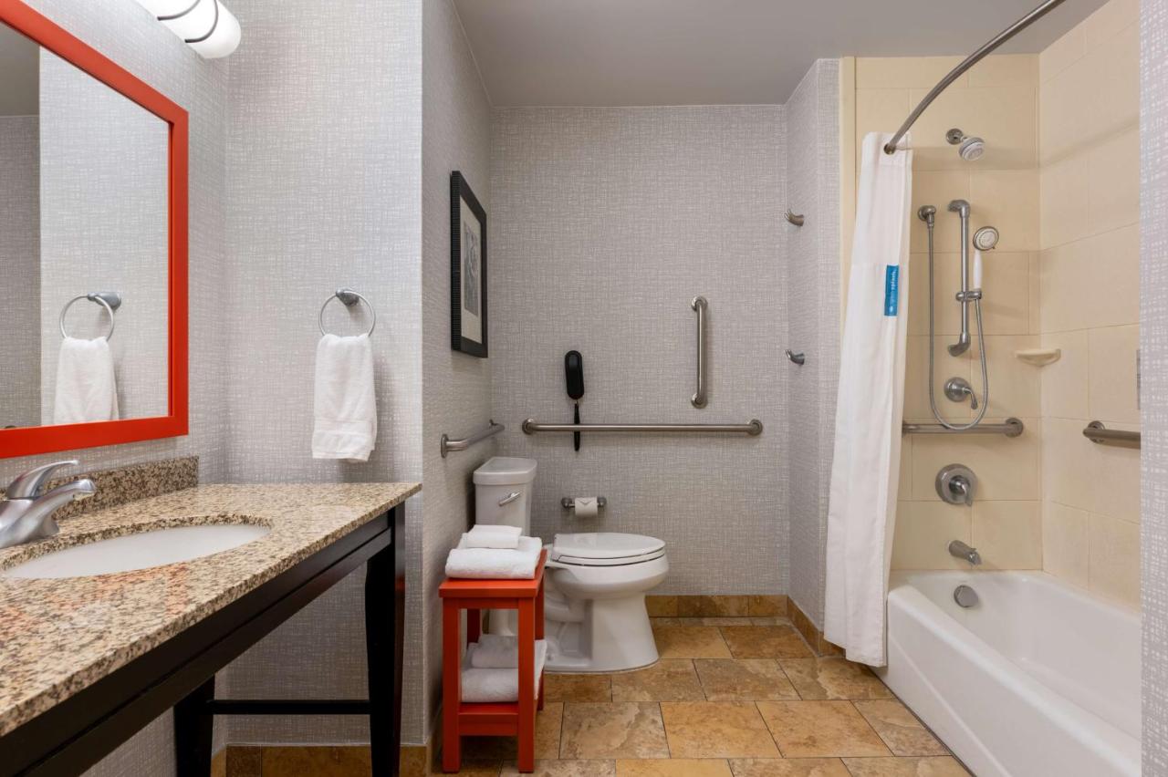 Queen Room with Two Queen Beds - Disability Access/Non-Smoking at Hampton Inn & Suites Dodge City