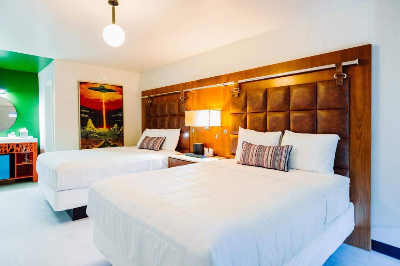 Queen Room with Two Queen Beds, Courtyard View - Non Smoking at Heights House Hotel - Houston Heights Downtown, an Ascend Collection Hotel