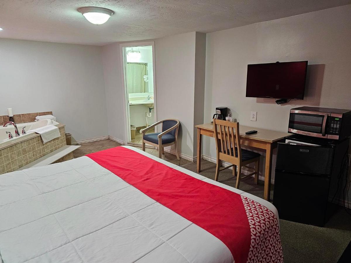 | OYO Hotel Starlite Seneca Falls