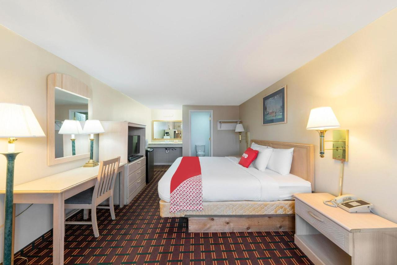 | OYO Hotel Starlite Seneca Falls