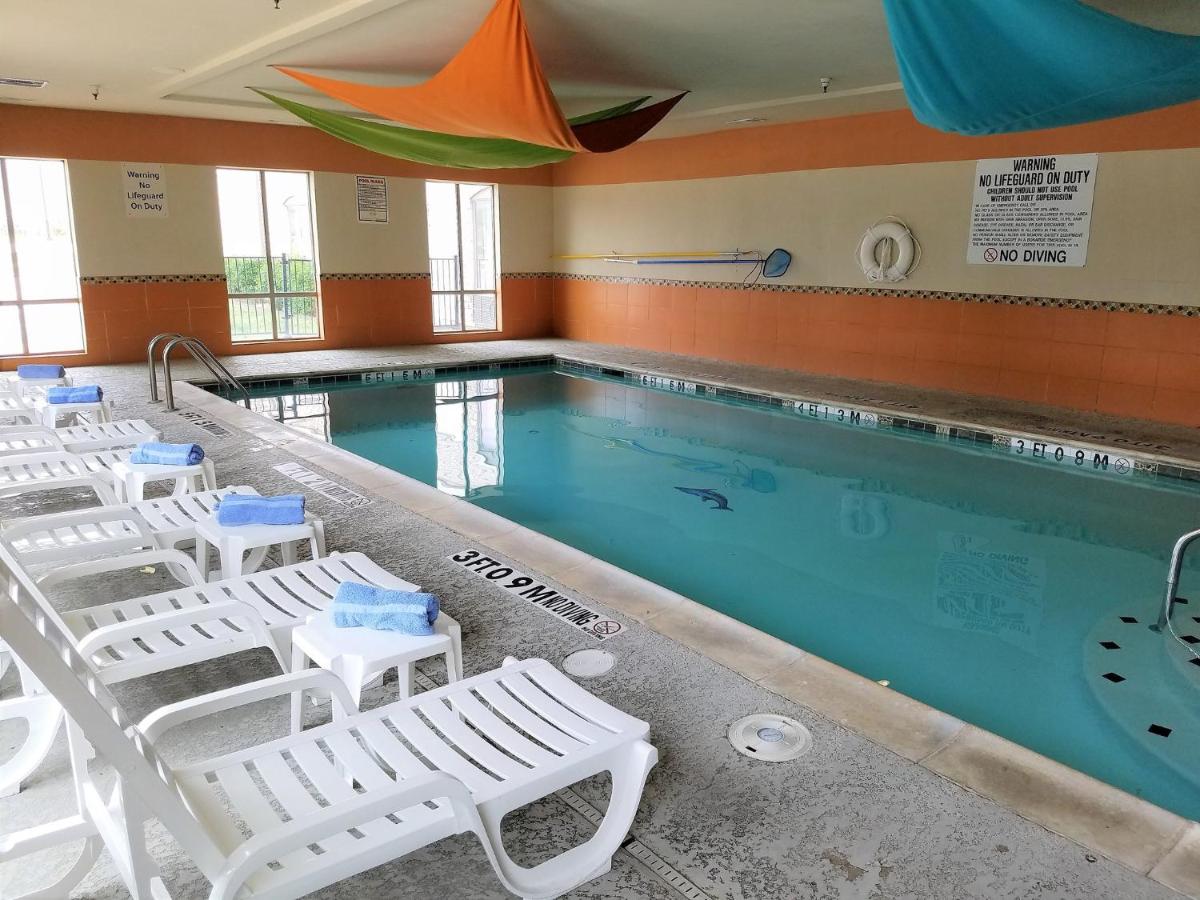 | Holiday Inn Express & Suites Dallas East - Fair Park, an IHG Hotel