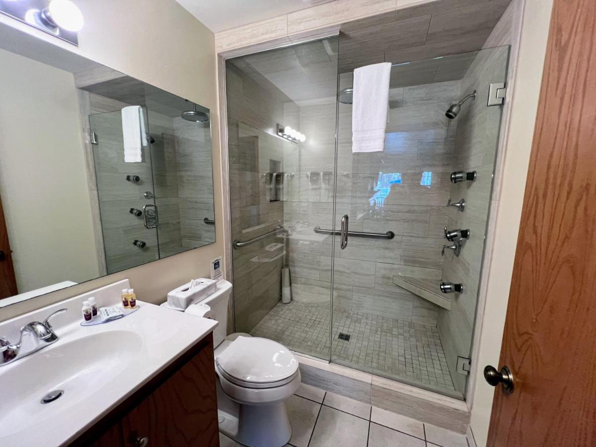 | Bay Breeze Resort