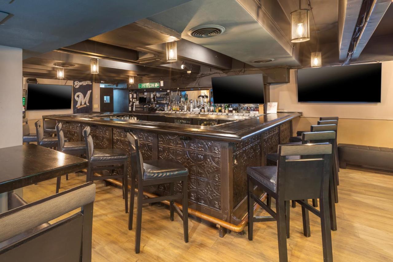 Best Western Plus Milwaukee West