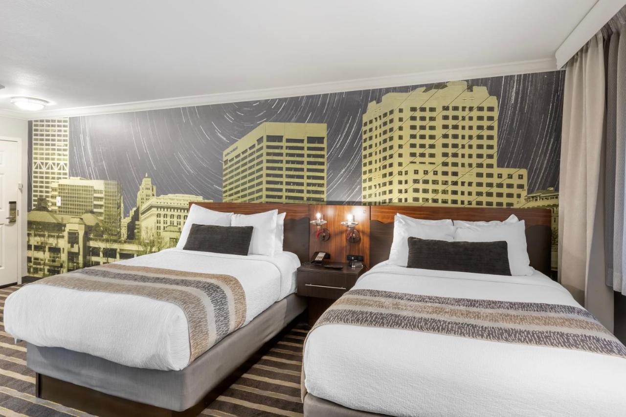 Best Western Plus Milwaukee West