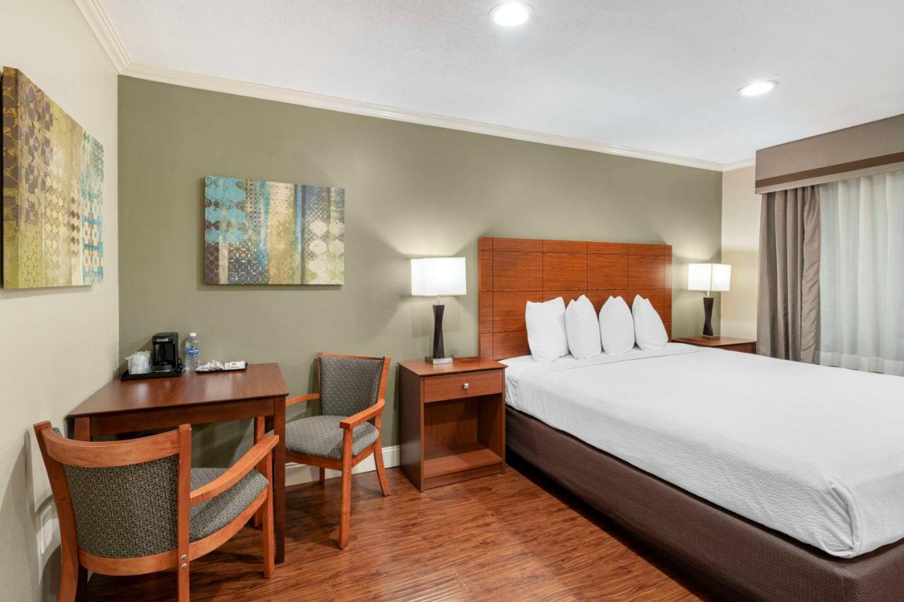  | Best Western Oxnard Inn