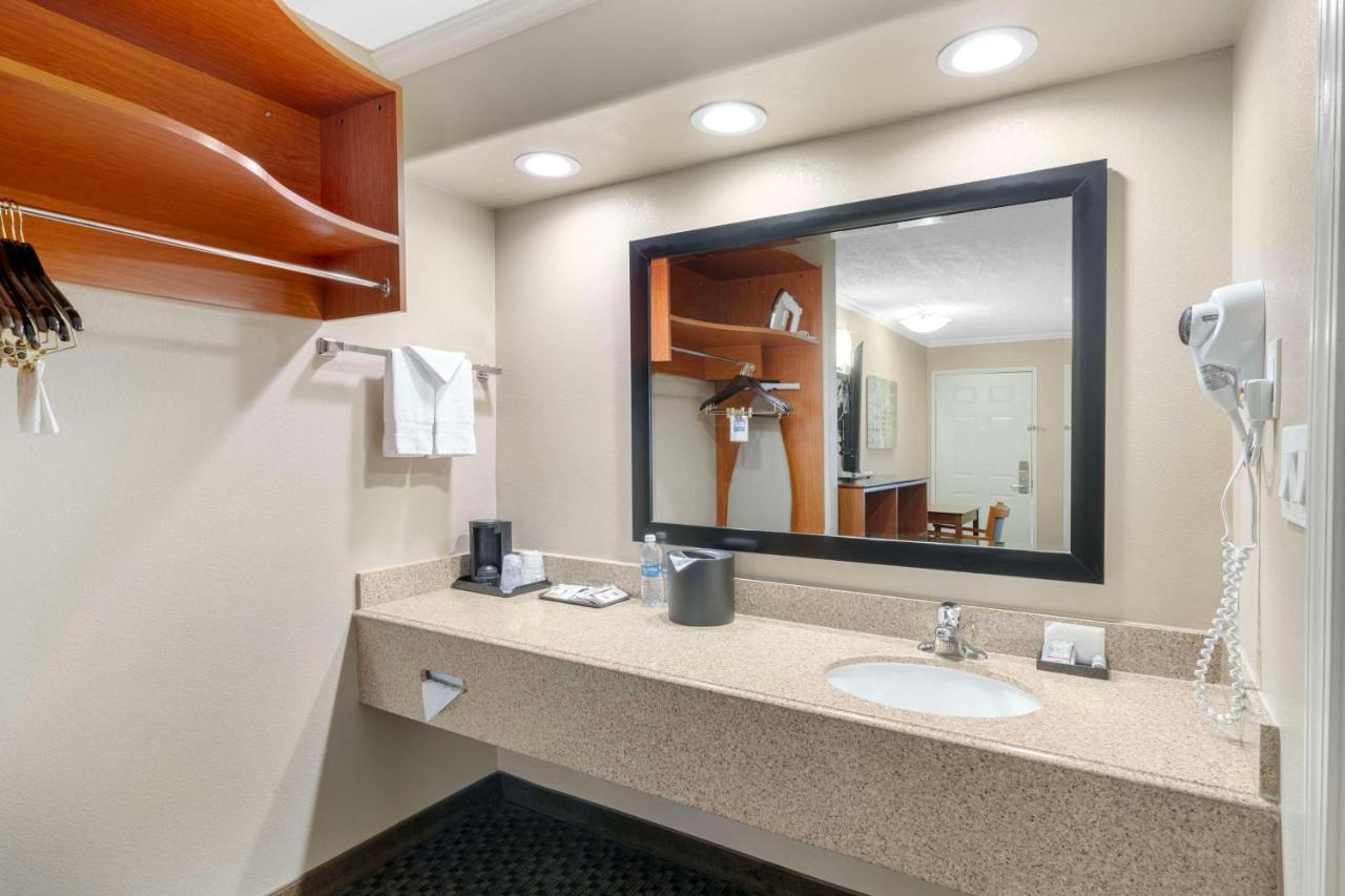 Executive King Room - Non-Smoking at Best Western Oxnard Inn
