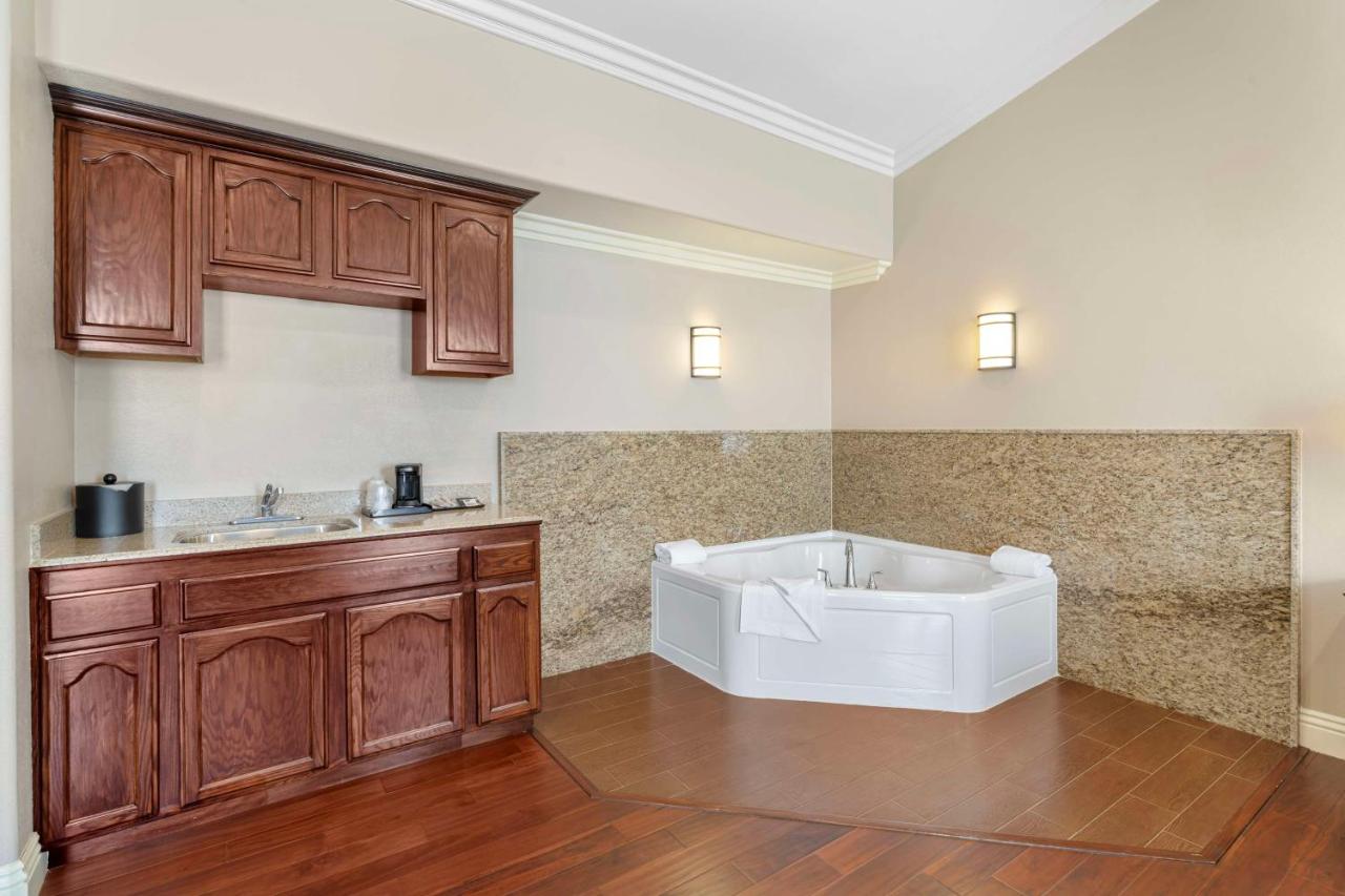  | Best Western Oxnard Inn