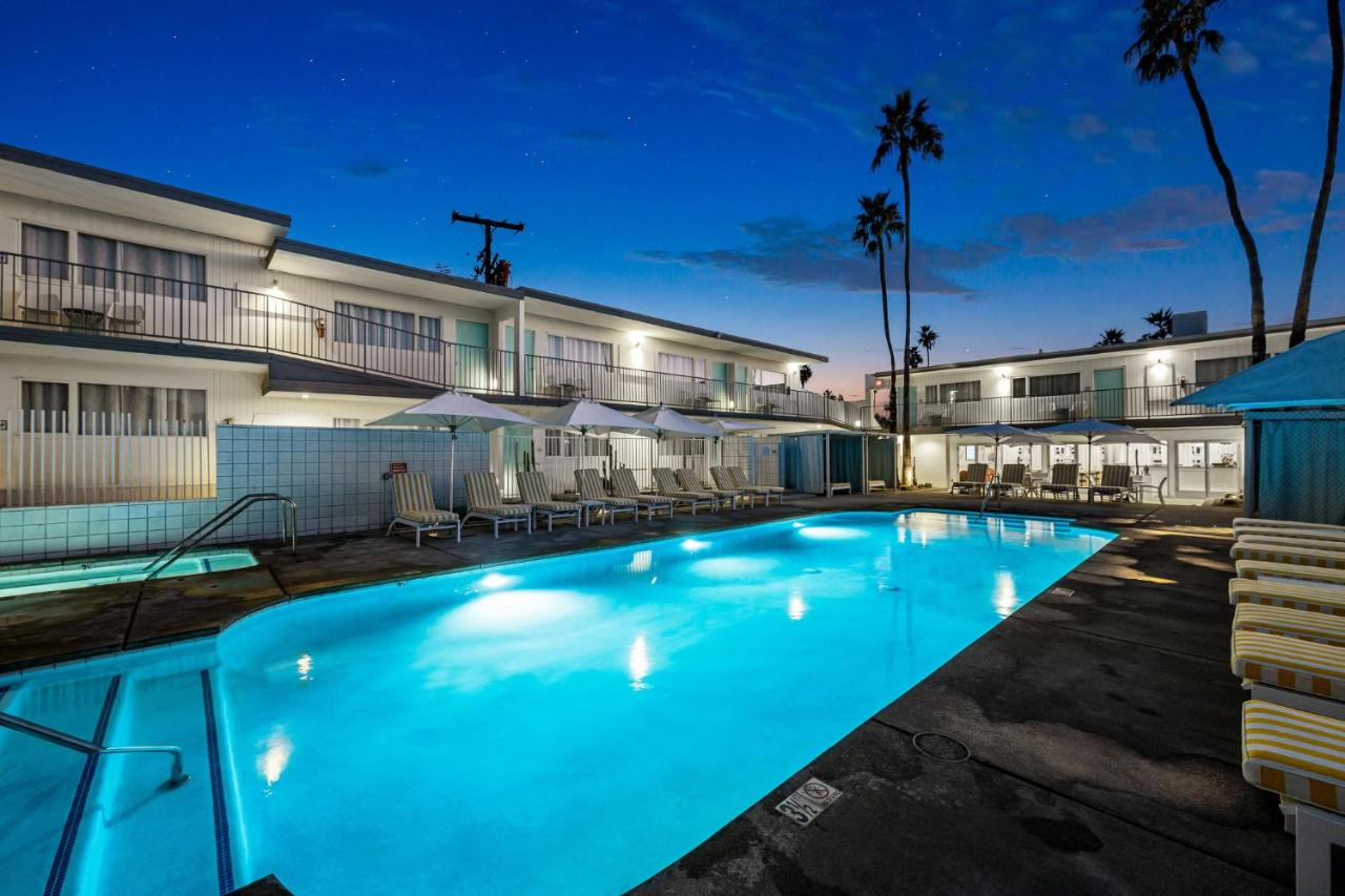 | Skylark Hotel