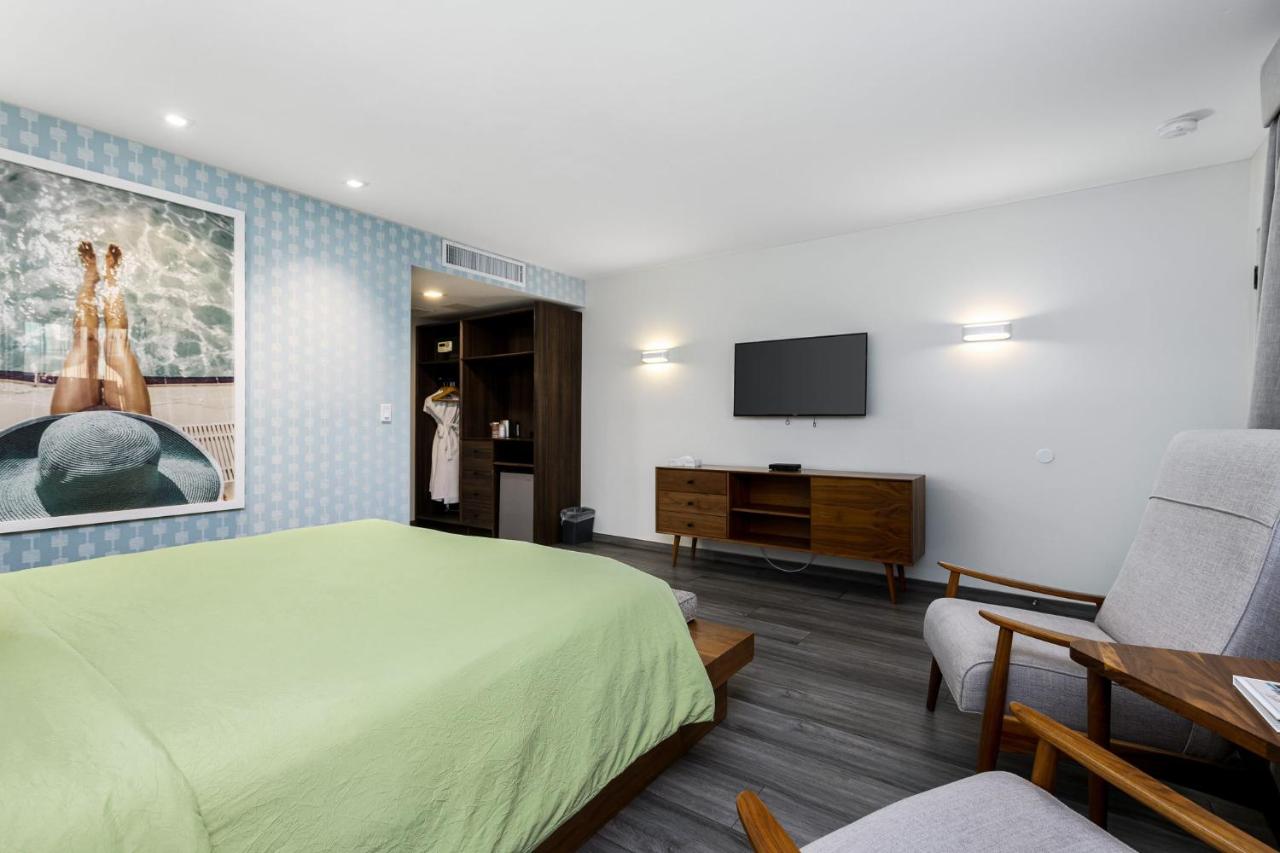 | Skylark Hotel