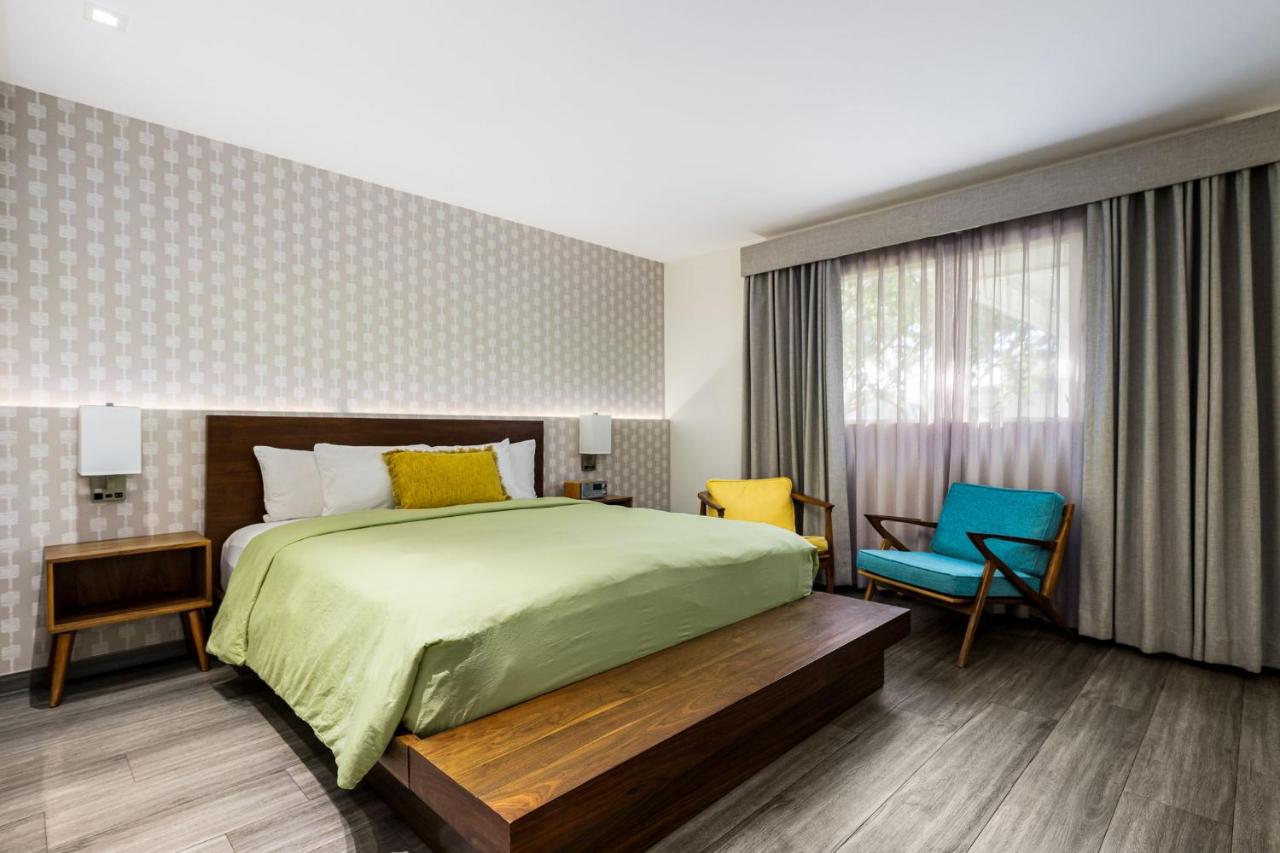 | Skylark Hotel