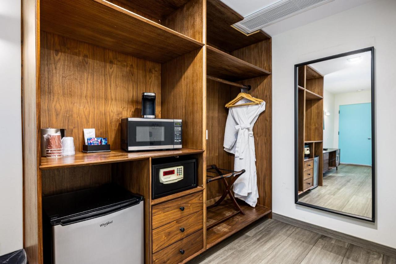 | Skylark Hotel