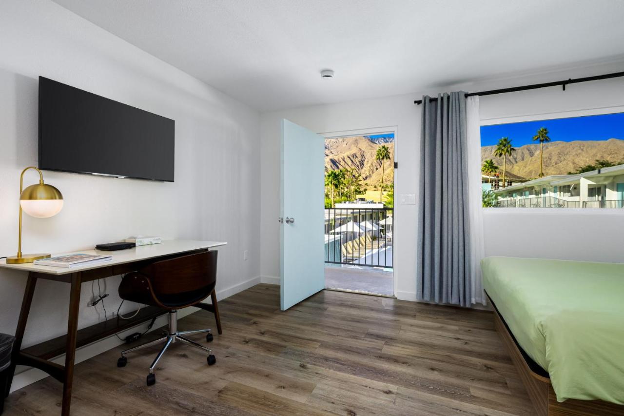 | Skylark Hotel