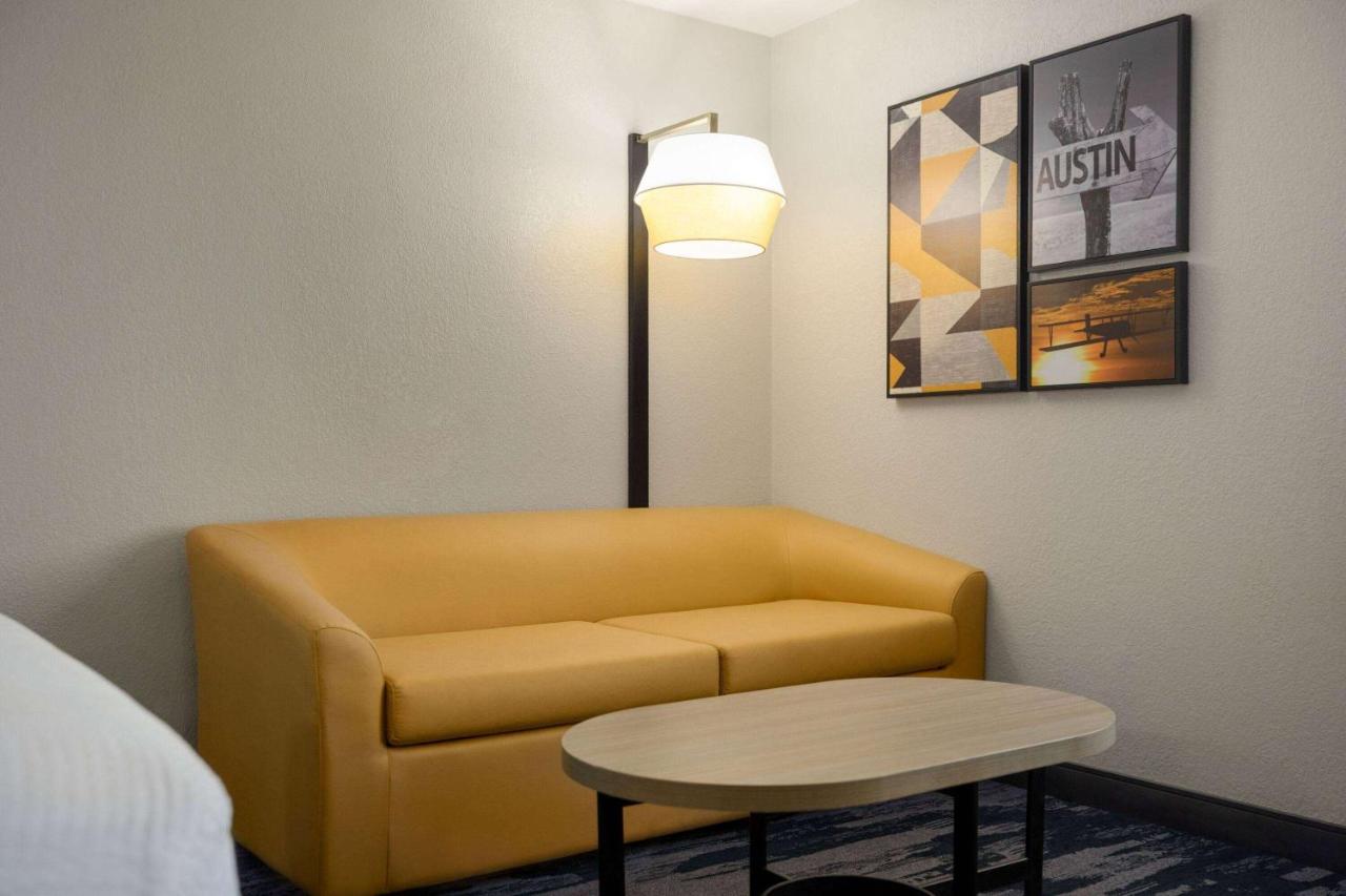 King Suite with Pool View - Non-Smoking at La Quinta Inn & Suites by Wyndham Austin Southwest