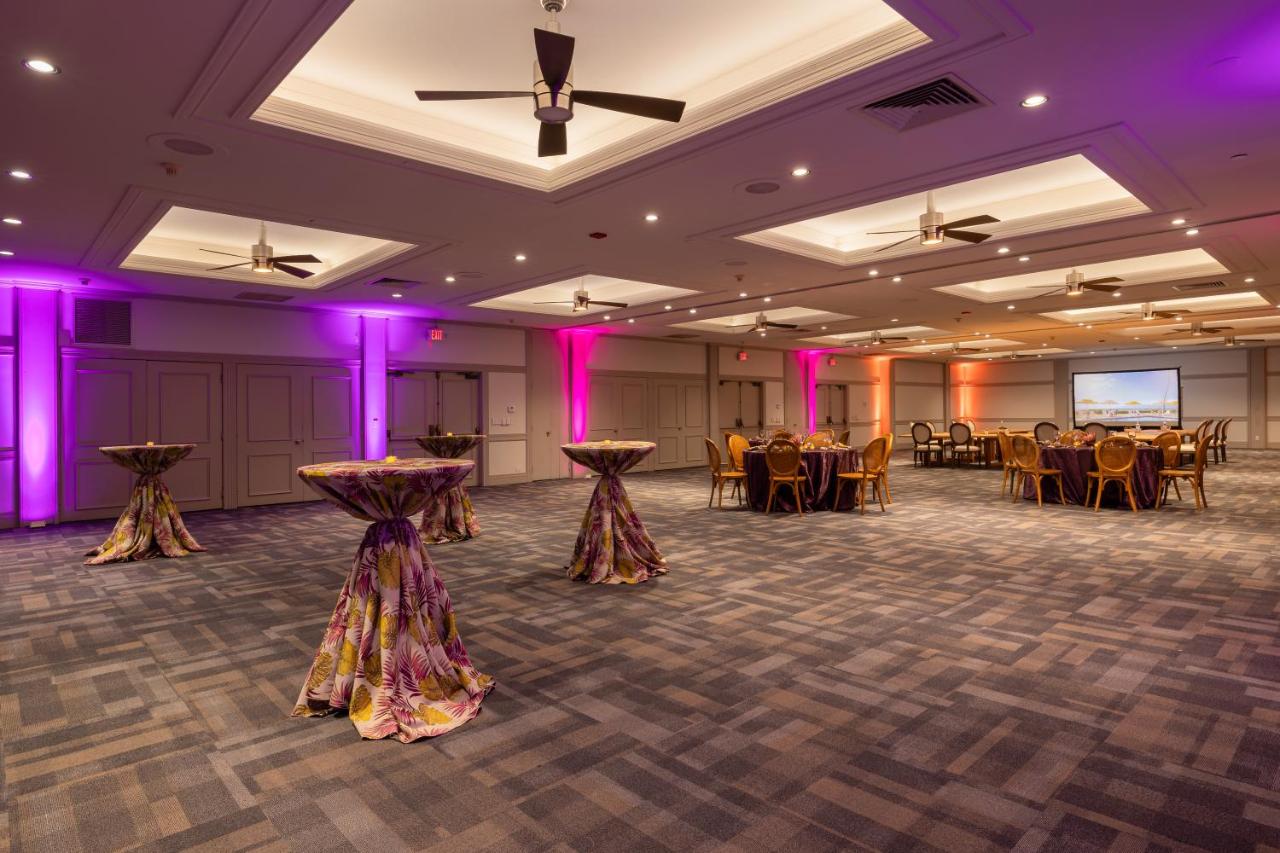 | Royal Lahaina Resort & Bungalows