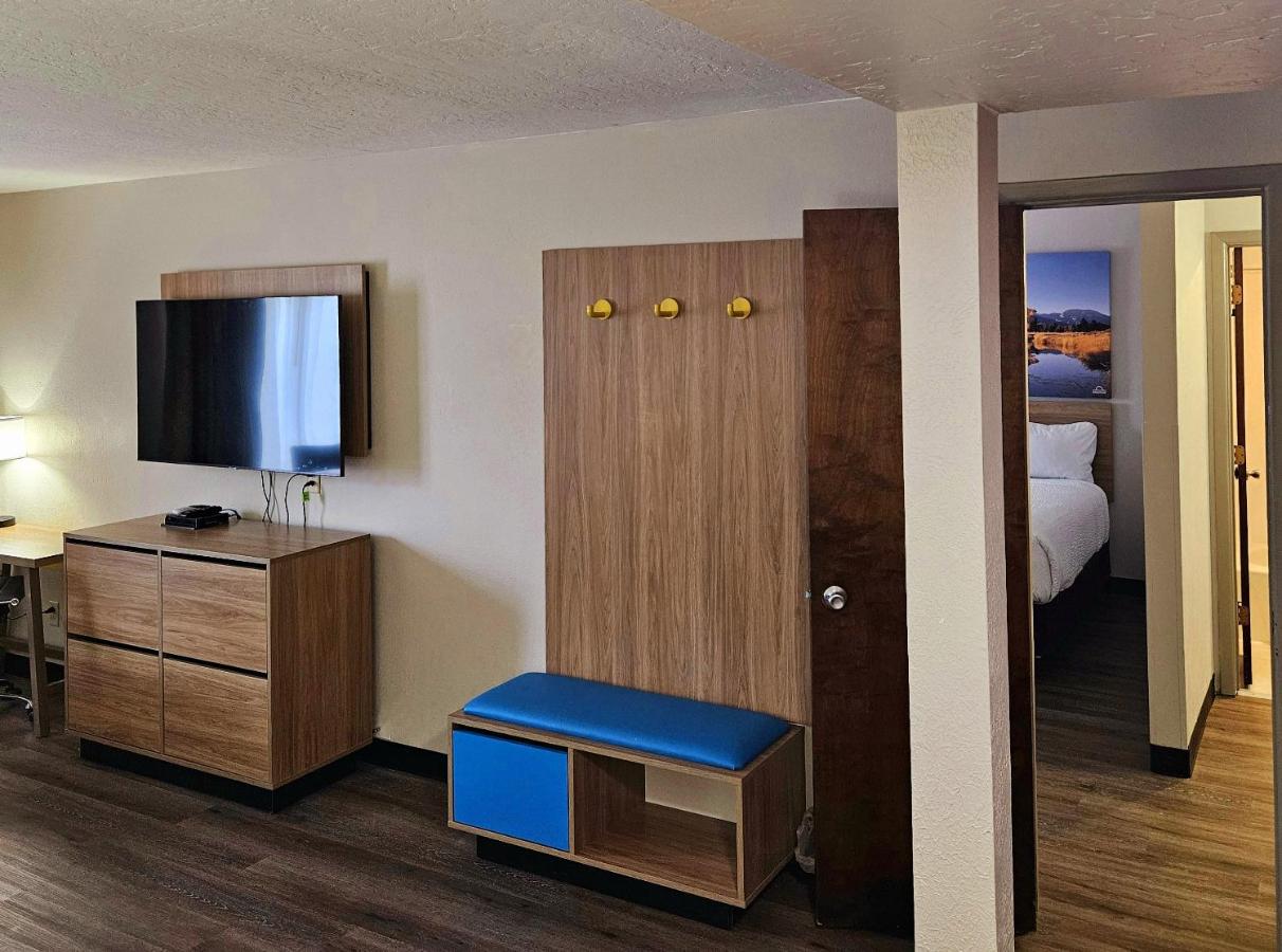 Deluxe Studio Suite with Two Queen Beds - Non-Smoking at Days Inn and Suites by Wyndham Downtown Missoula-University