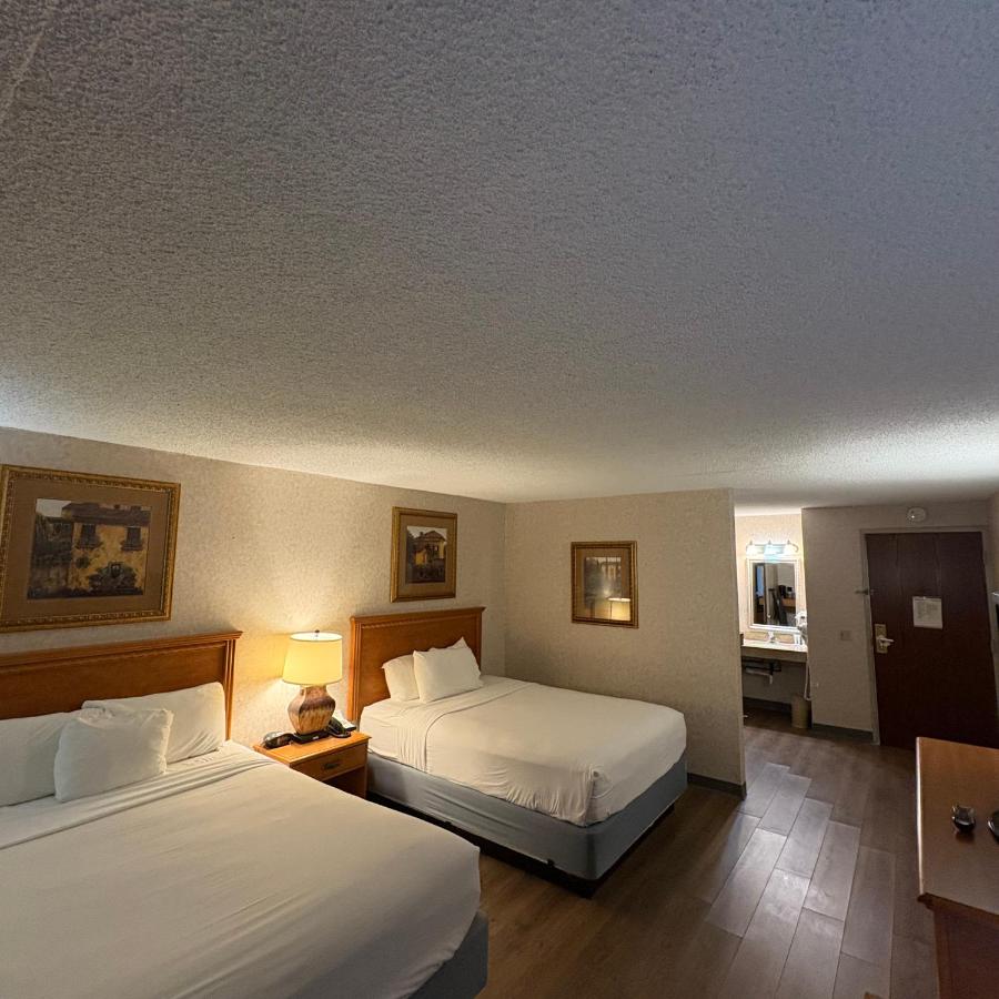 Standard Queen Room at Bismarck Hotel and Conference Center