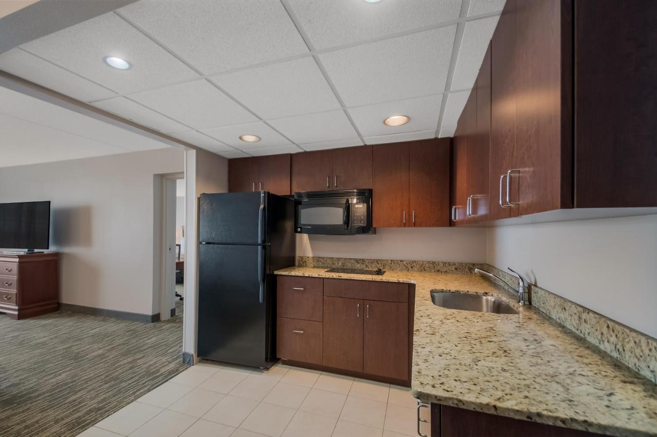 One-Bedroom King Suite - Non-Smoking at Country Inn & Suites by Radisson, Fredericksburg South (I-95), VA