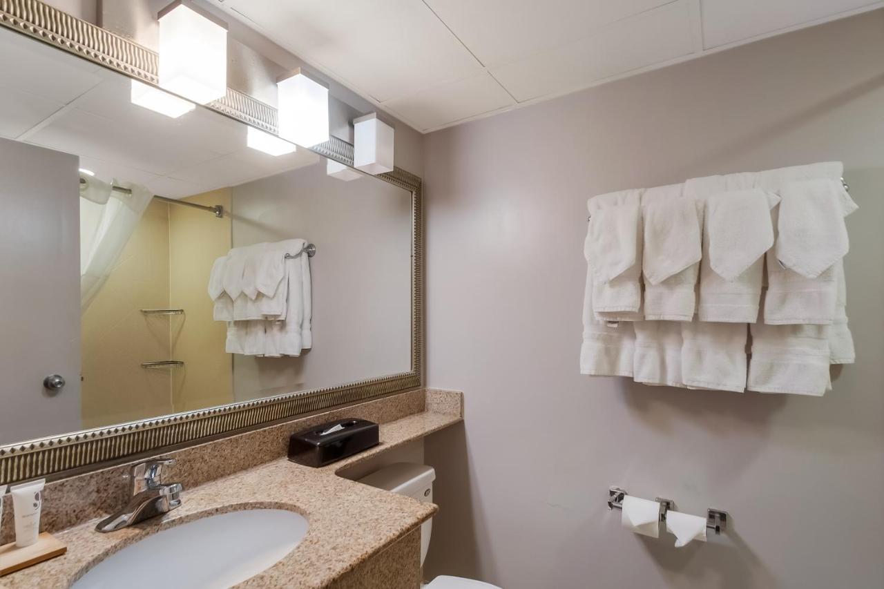 One-Bedroom Suite with Two Queen Beds at Country Inn & Suites by Radisson, Fredericksburg South (I-95), VA