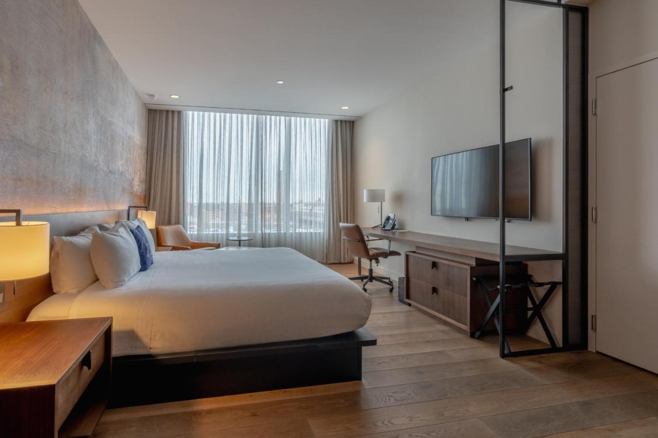 Deluxe King Room at The Hotel at Midtown
