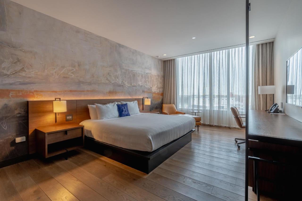 Deluxe King Room at The Hotel at Midtown