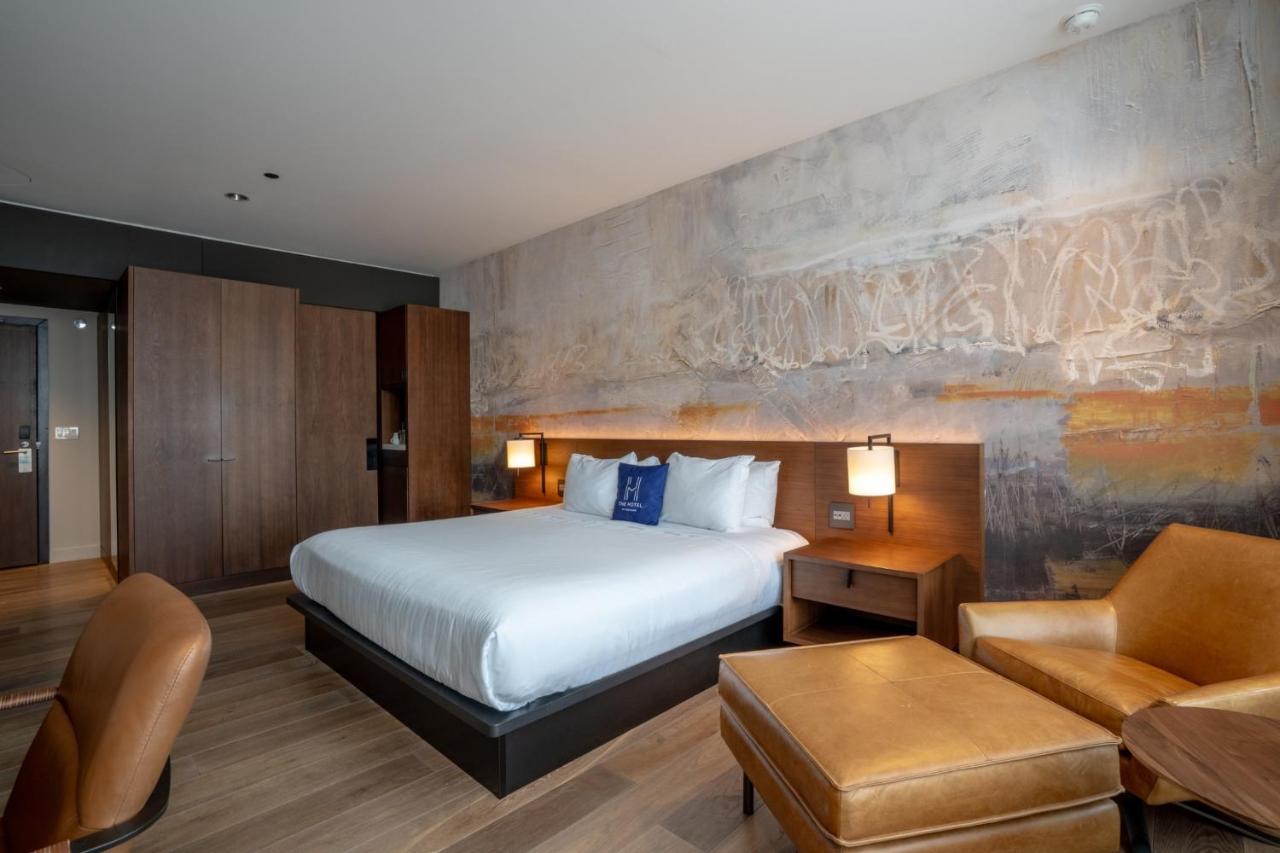 Deluxe King Room at The Hotel at Midtown