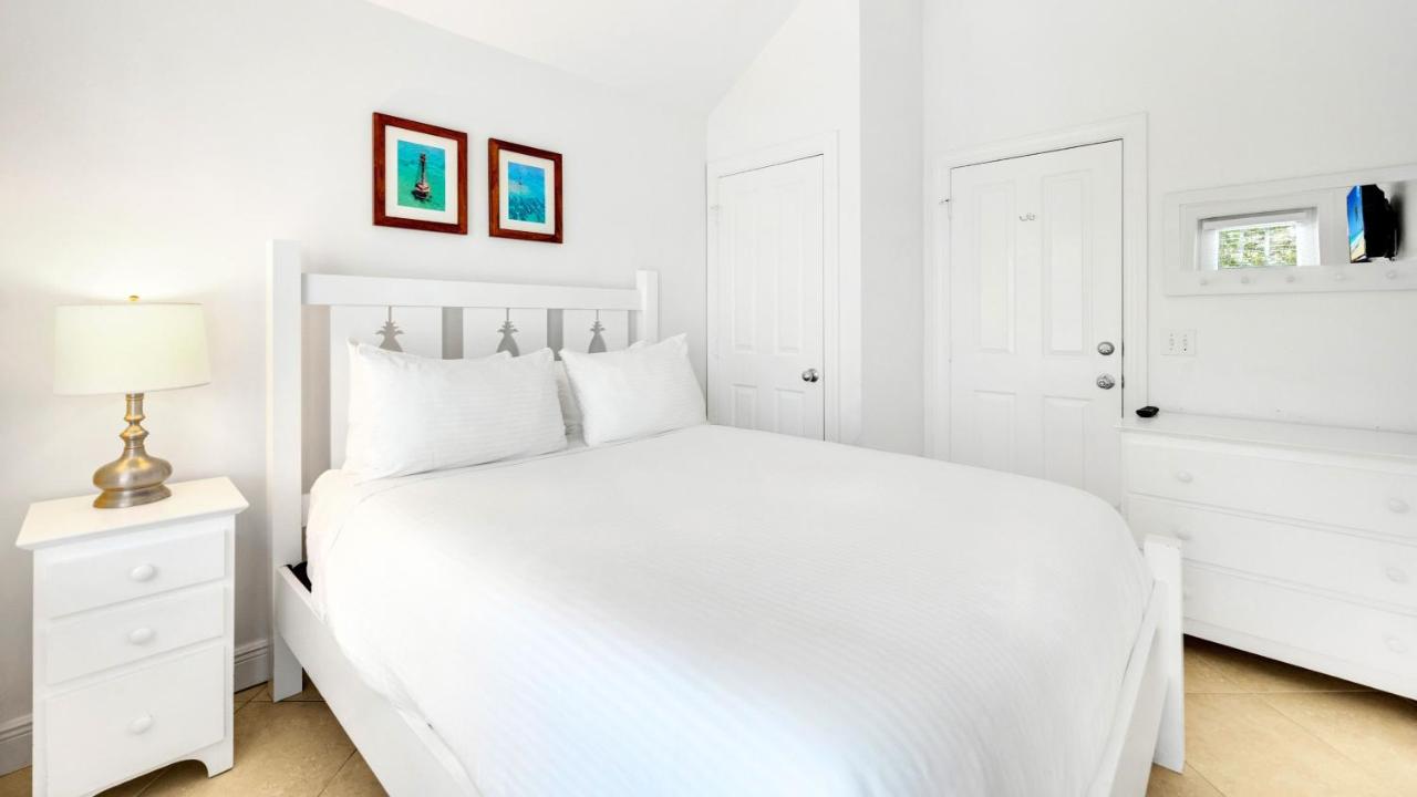 | Tranquility Bay Beachfront Hotel and Resort
