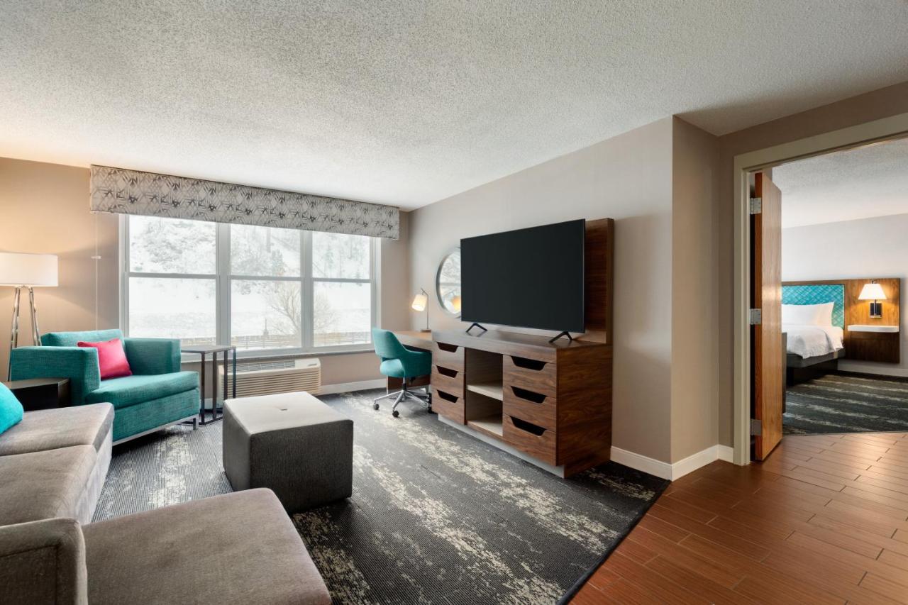 One-Bedroom Suite with Spa Bath at Hampton Inn Deadwood at Tin Lizzie Gaming Resort