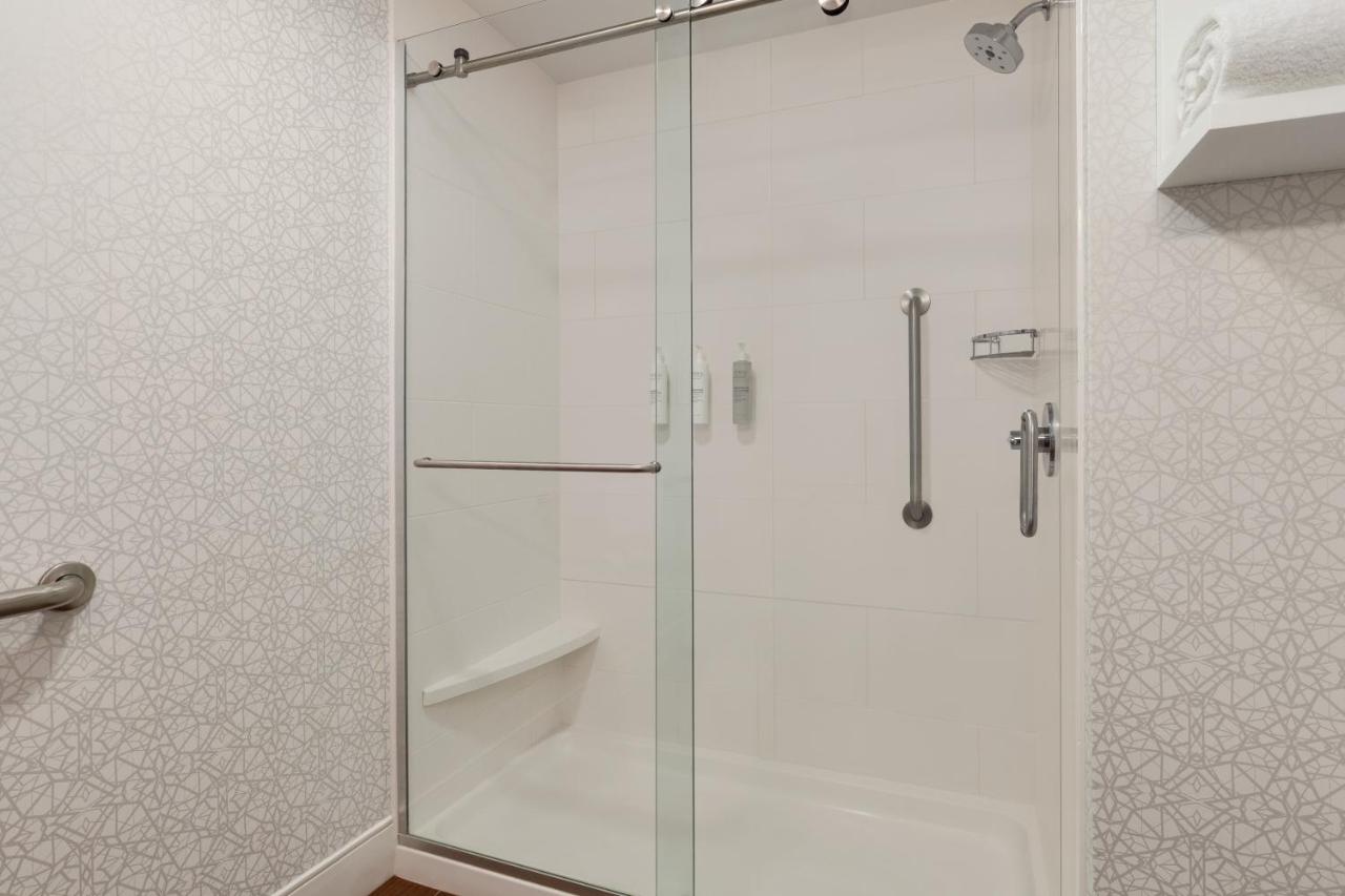 Queen Room with Two Queen Beds - Disability Access with tub at Hampton Inn Deadwood at Tin Lizzie Gaming Resort