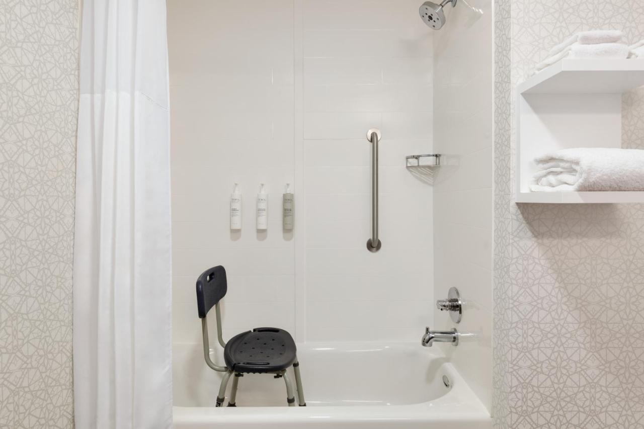 Queen Room with Two Queen Beds - Disability Access with tub at Hampton Inn Deadwood at Tin Lizzie Gaming Resort